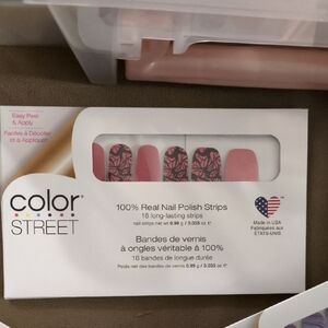 Color Street Cooper and Black Nail Strips